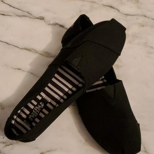 NWOT size 9 Slip on shoes
